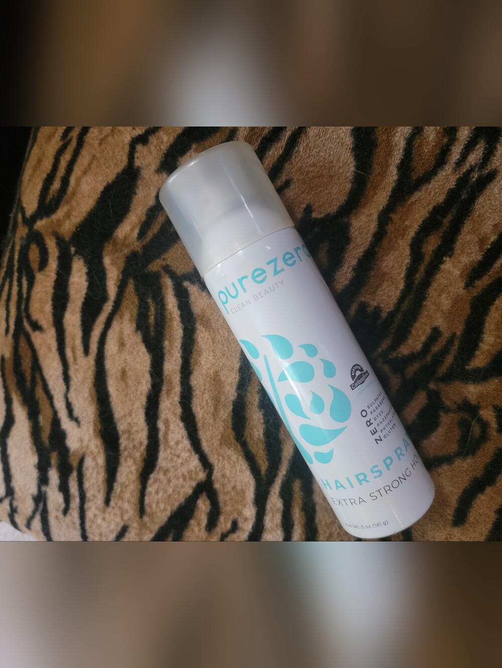 Pure Zero Extra Strong Hold Hairspray in Light Teal & White New